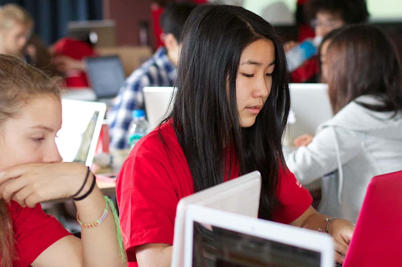 person-red-student-education-flatclass2013-interaction-435703-pxhere.com