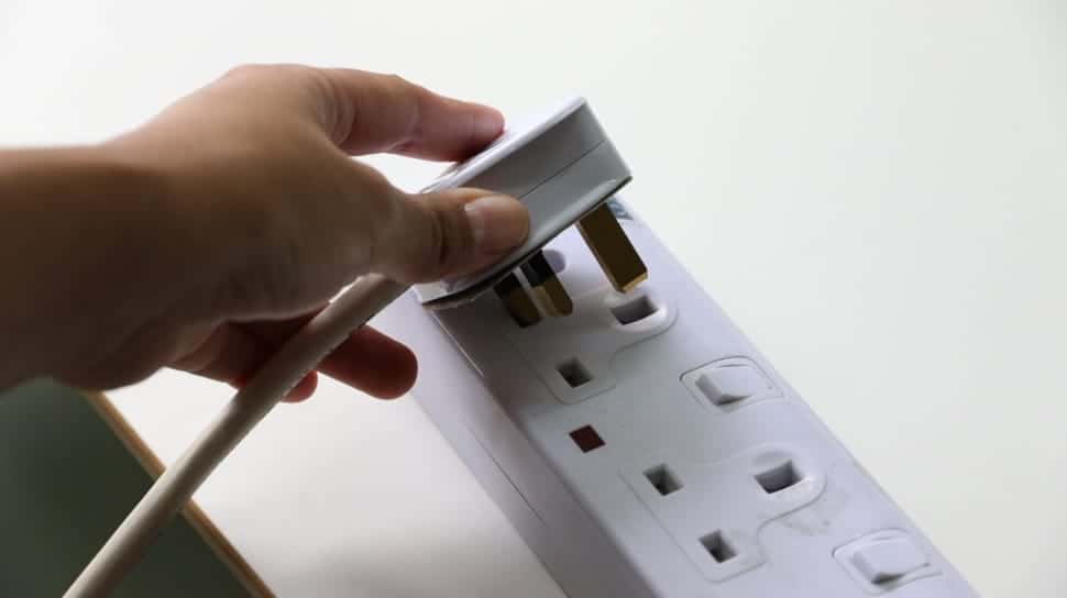 plug-socket-electric-electricity-wallpaper-preview
