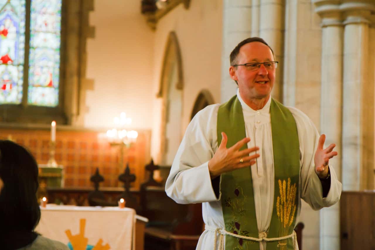 preaching-in-church-11287576388r0hl