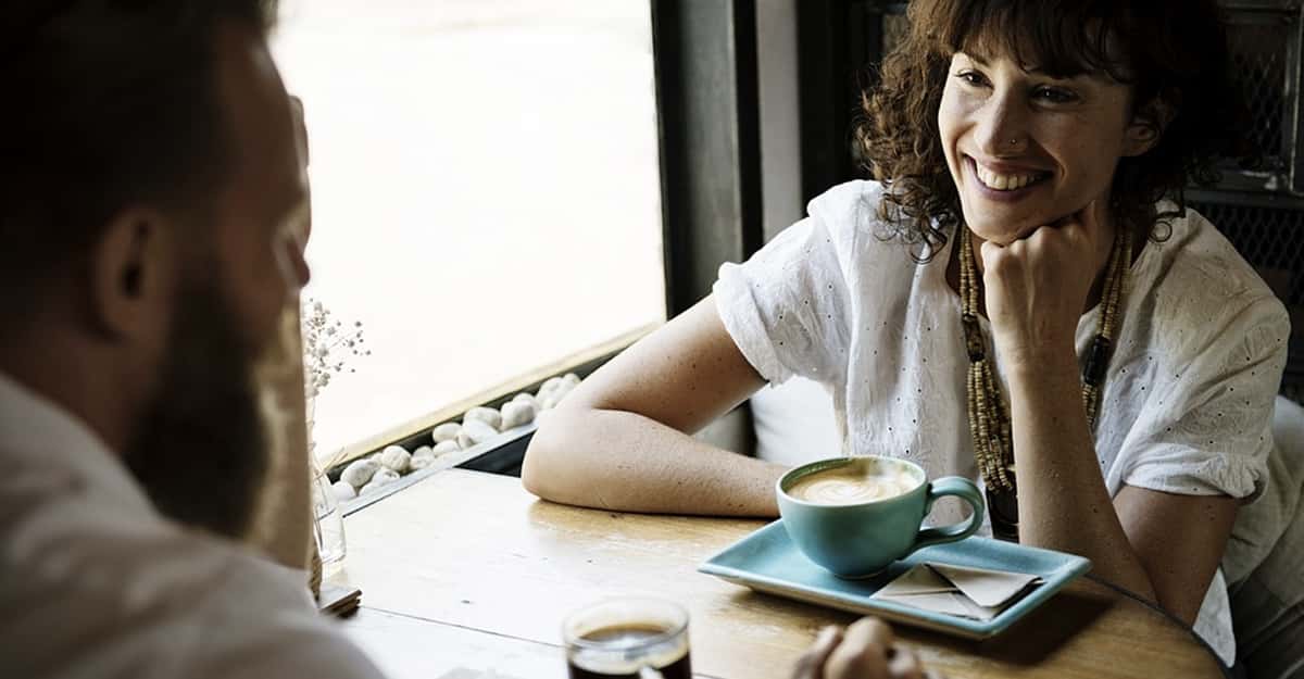 People Reveal The Best Questions To Ask On A Date To Get To Know Someone Better