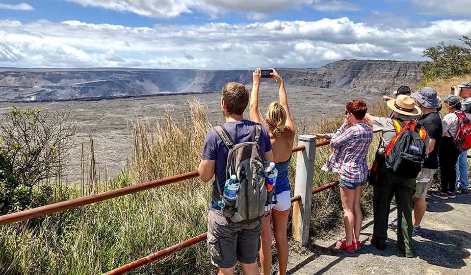 ranger-elaine-and-visitors-at-steaming-bluff_29918259977_o-2_960