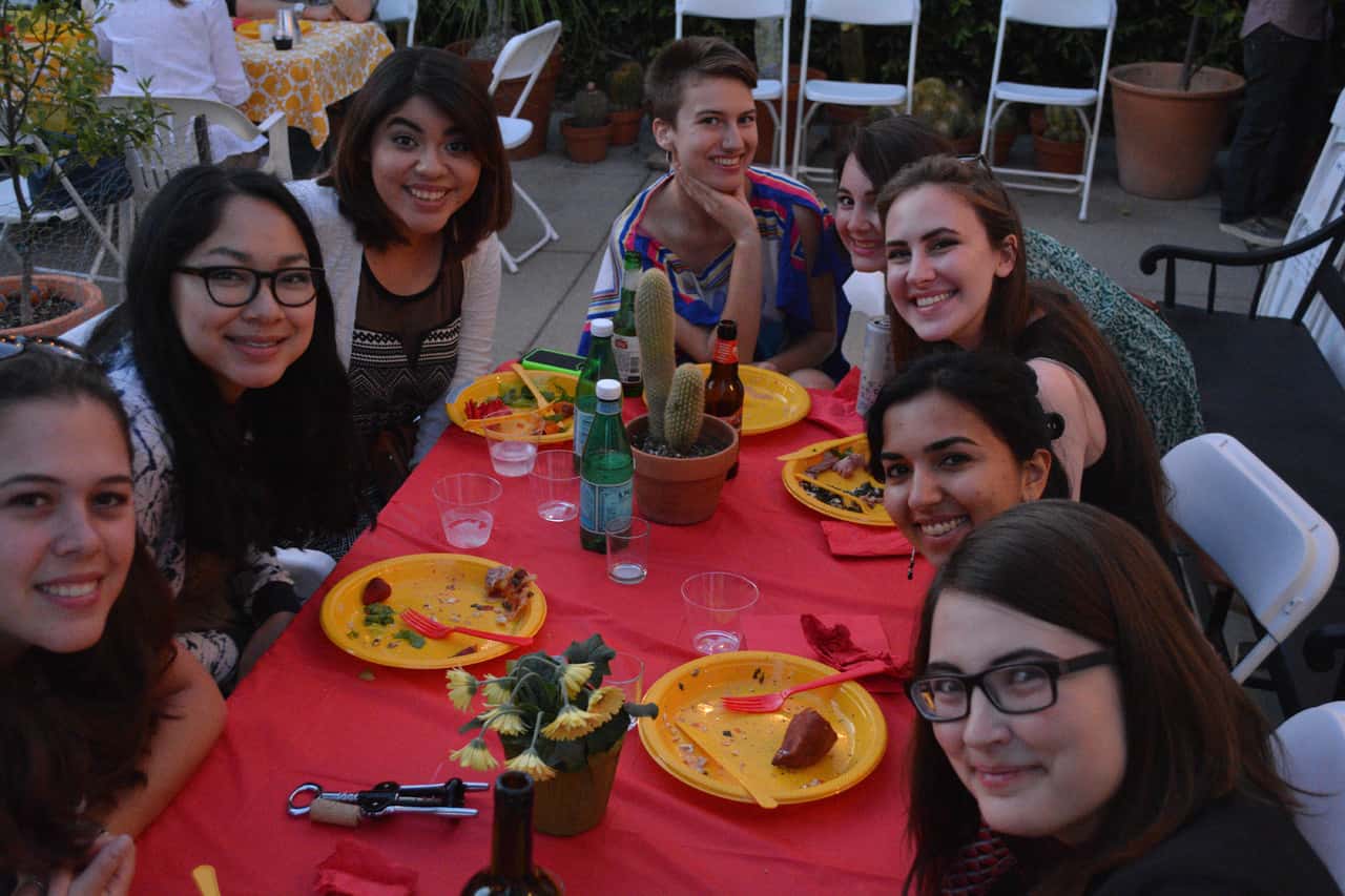 recreation-meal-food-friendship-lunch-cuisine-158970-pxhere.com