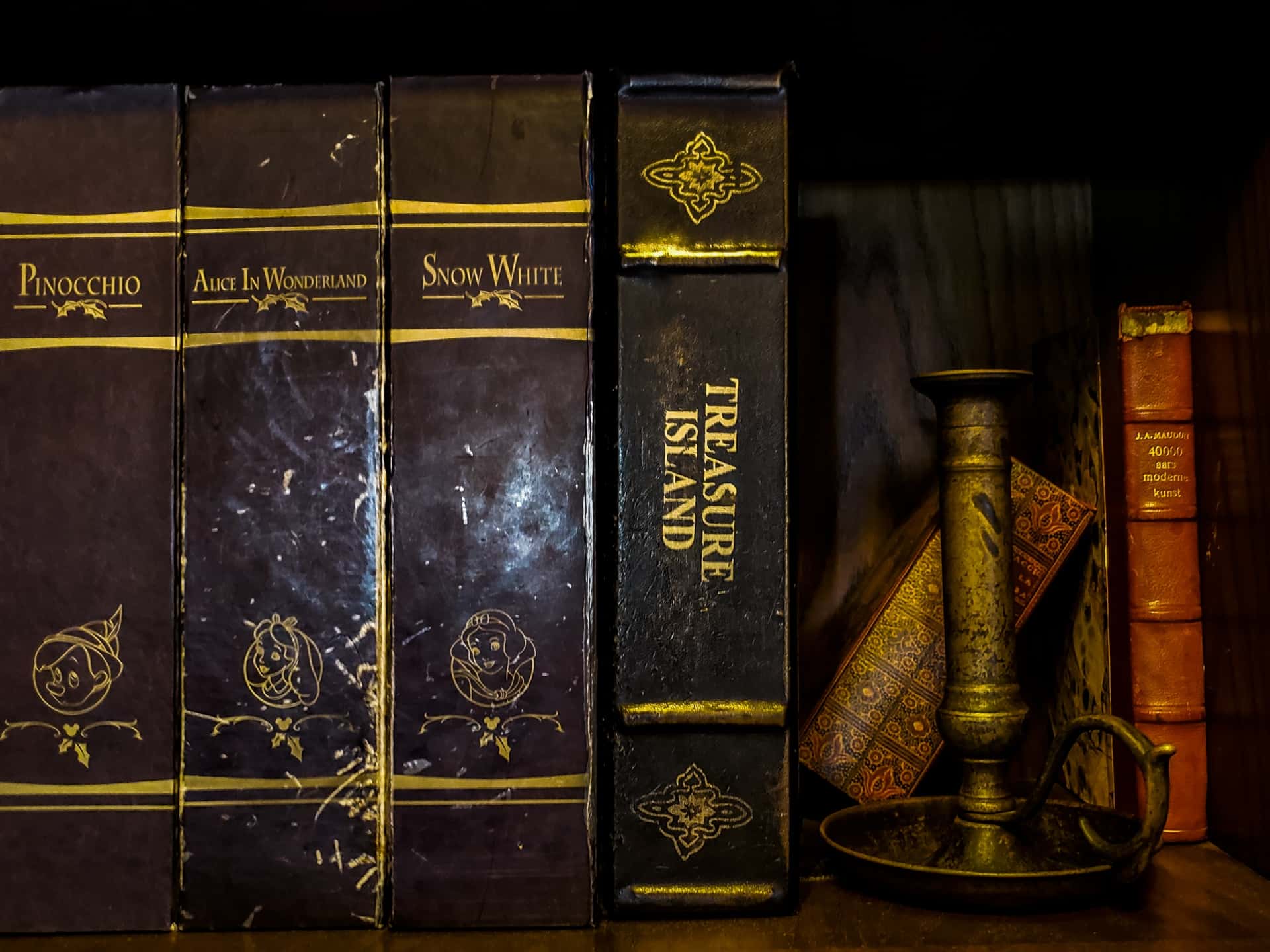 vintage-books-and-candlestick