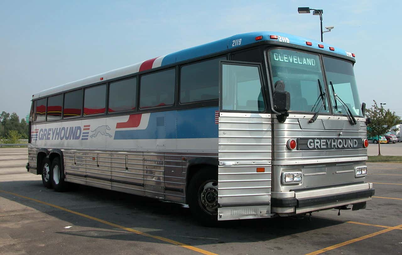 1280px-2003-08-25_Greyhound_bus