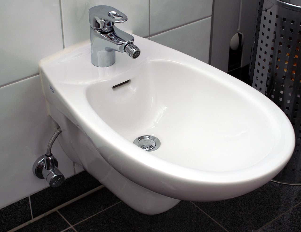 1280px-Bidet_weiss