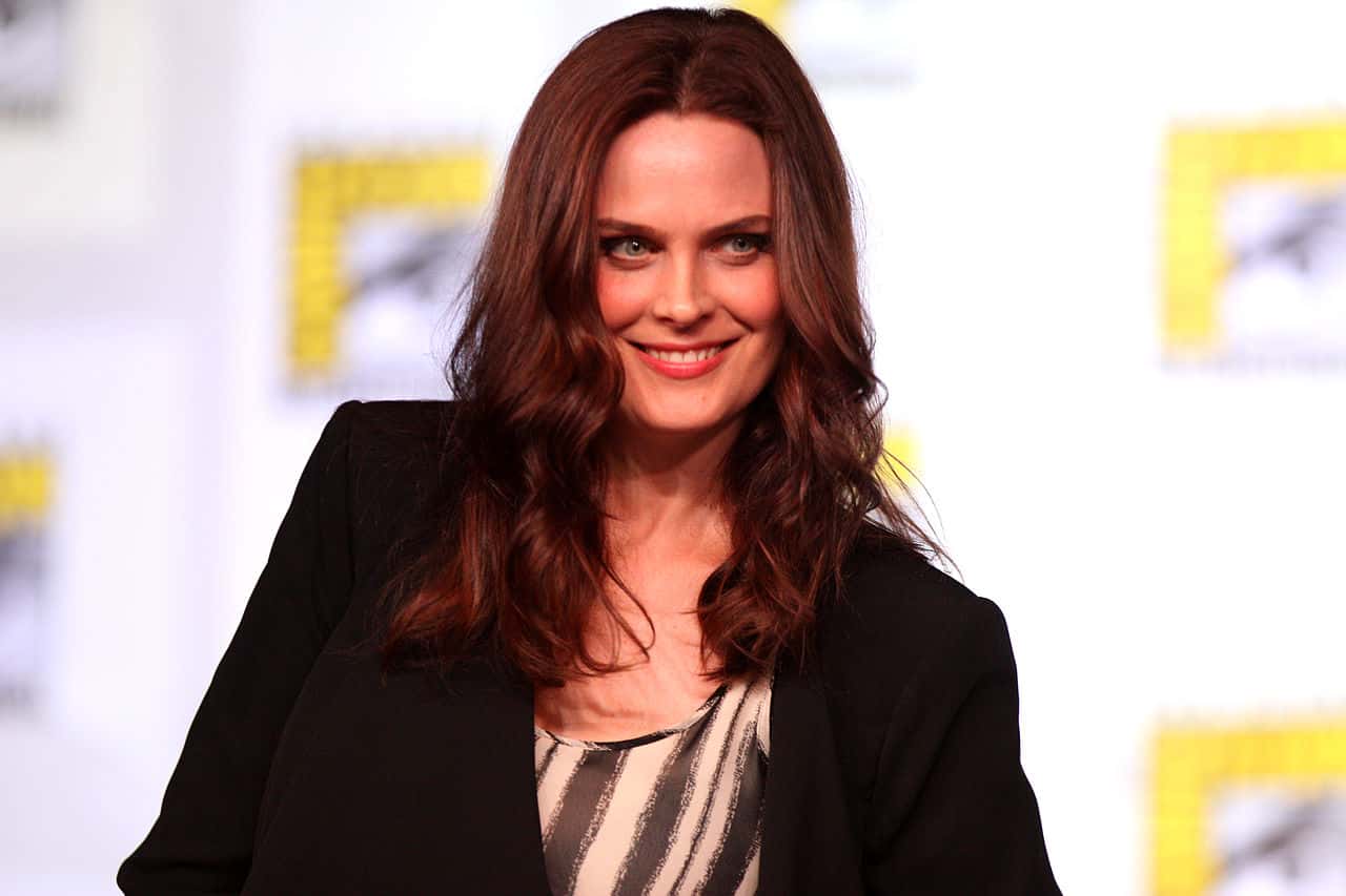 1280px-Emily_Deschanel_(7594523640)