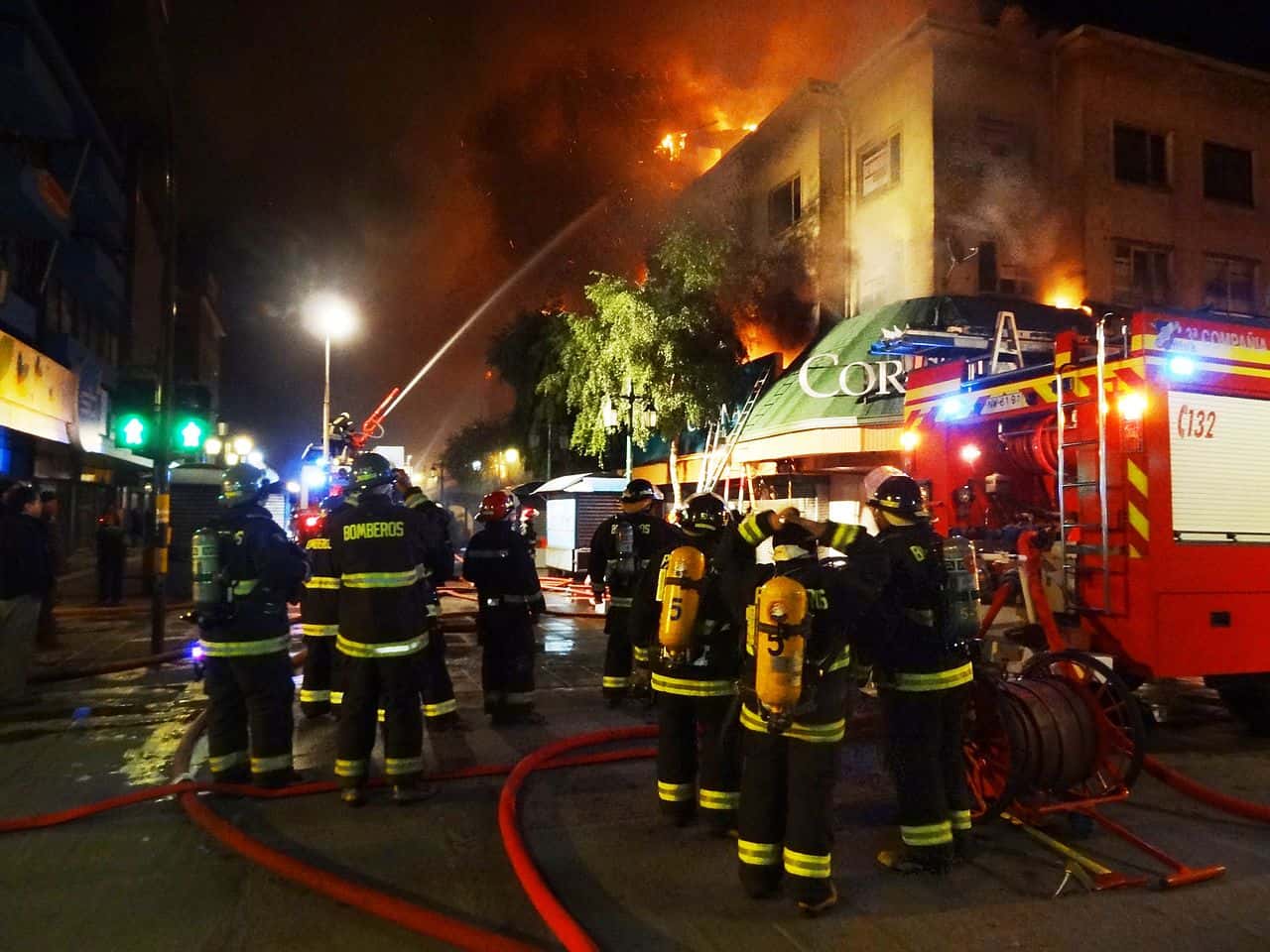 1280px-Fire_Colina_Hotel,_Puerto_Montt_,_Chile_1