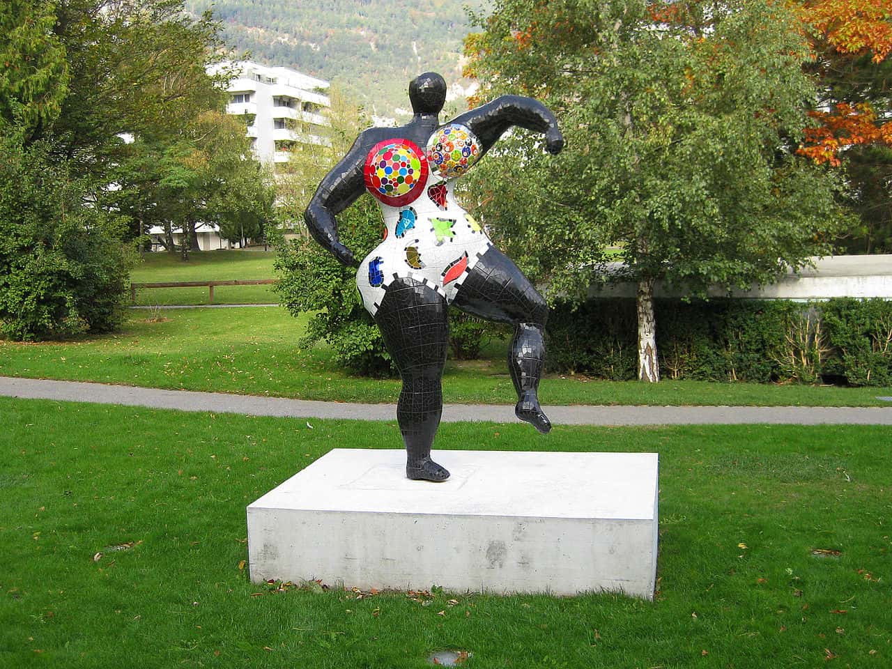 1280px-St-Phalle_Chur-114
