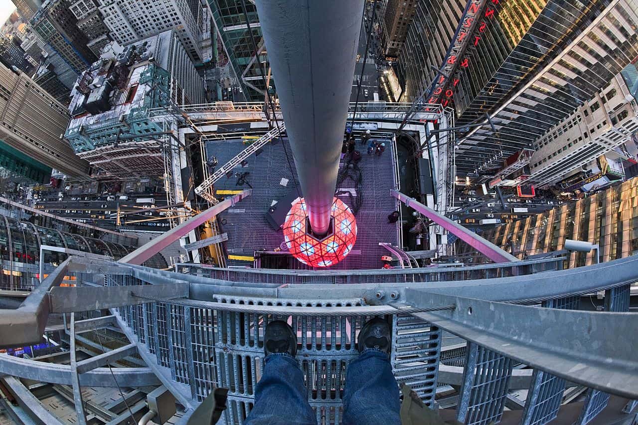 1280px-Times_Square_Ball_from_above