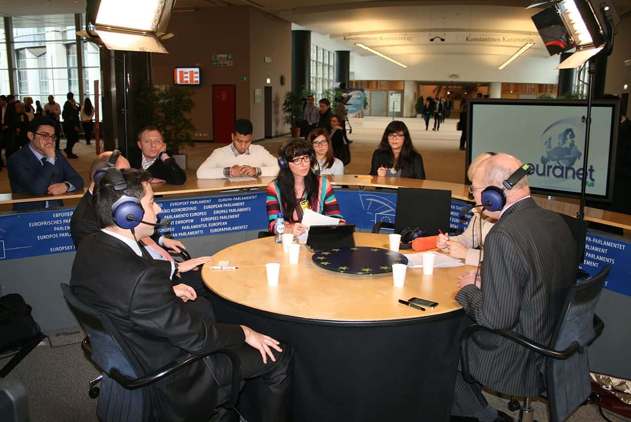 Citizens'_Corner_debate_on_the_right_to_vote_(12086902365)