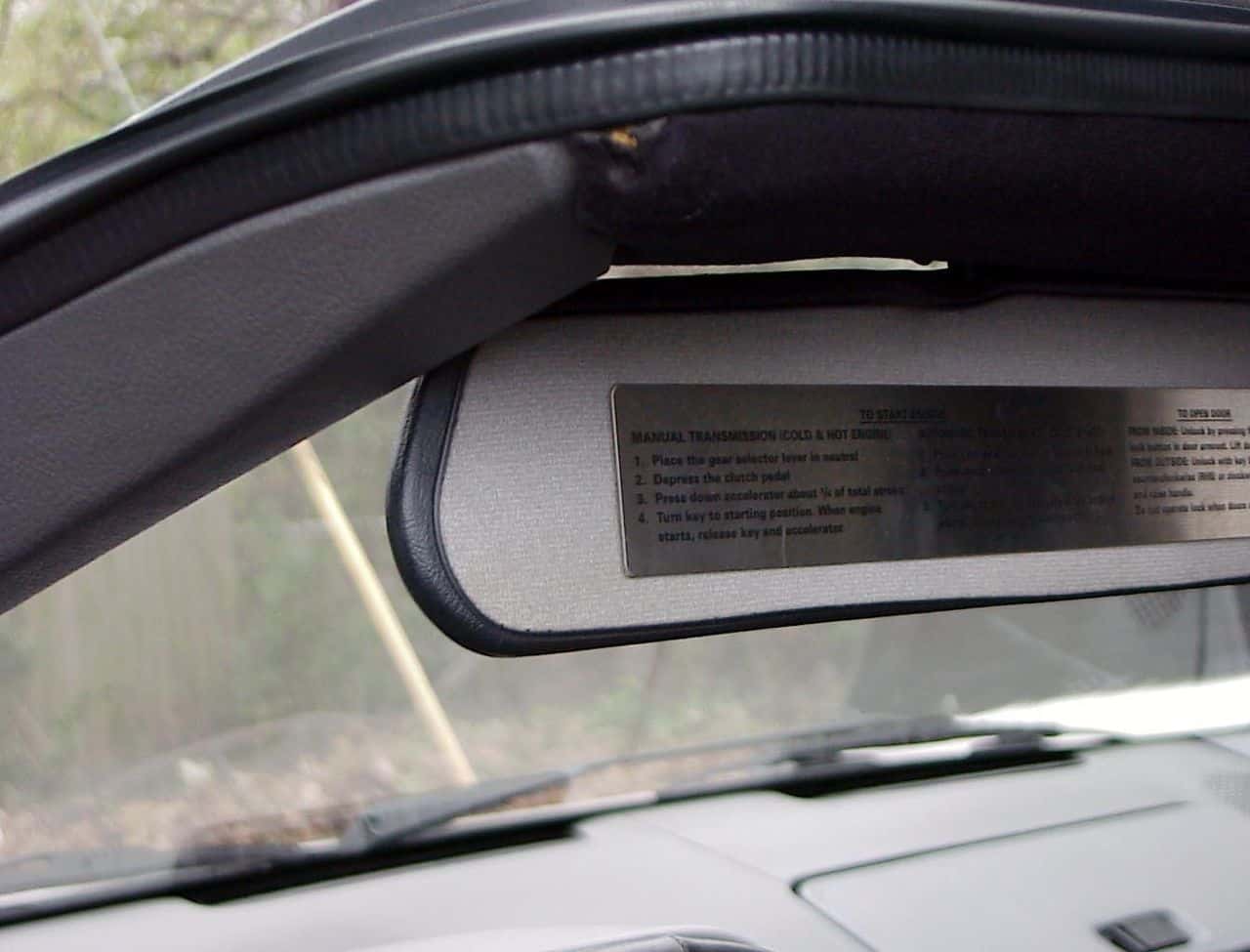 Delorean_dmc-12_later_style_sun_visor