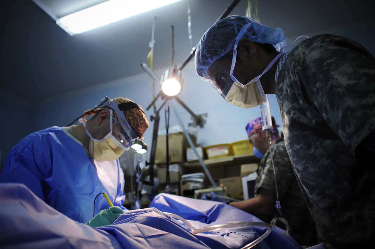 Farah_Forward_Surgical_Team_and_Afghan_Physician_Team-up_for_Procedure_on_6-year-old_DVIDS269104