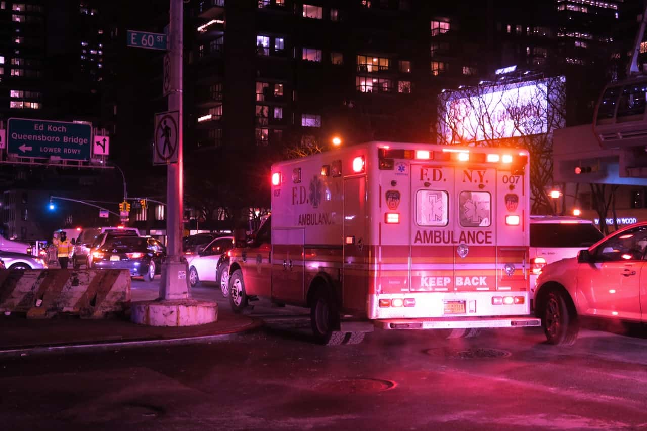 ambulance-2495770
