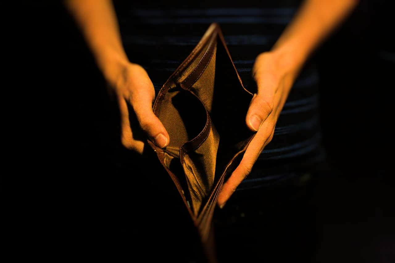 broke-empty-hands-money-436806
