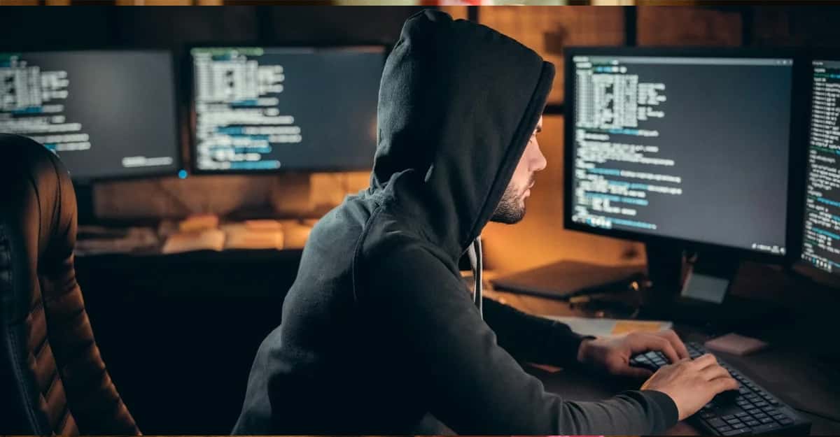 People Share The Illegal Things They Can Get Away With Because Of Their Jobs
