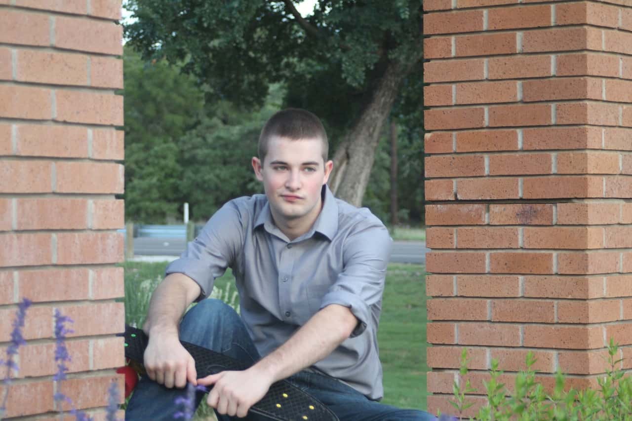 man-person-lawn-boy-urban-male-736985-pxhere.com