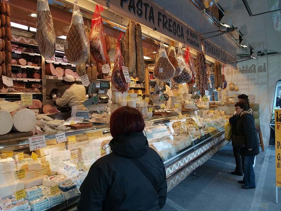 market-italy-market-place-cheese