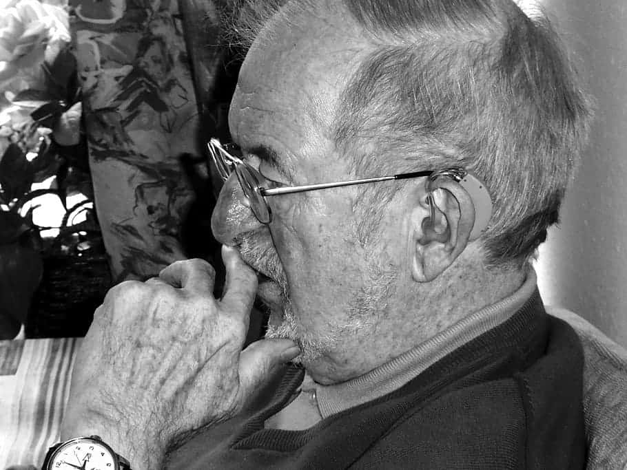 old-man-grandpa-retirement-black-and-white