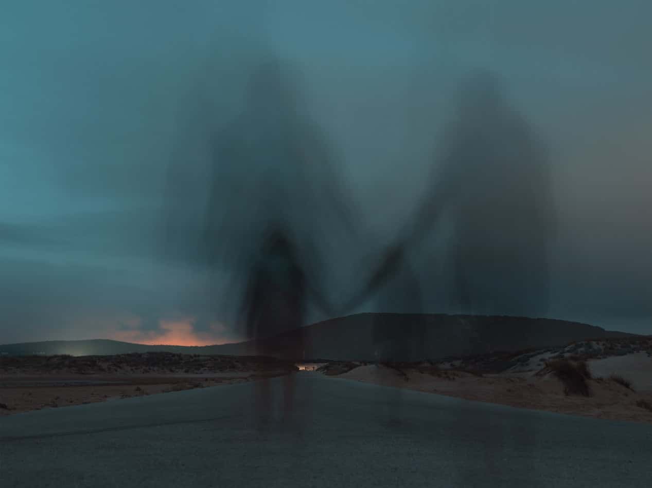 photo-1530605290309-ebfe523e6605