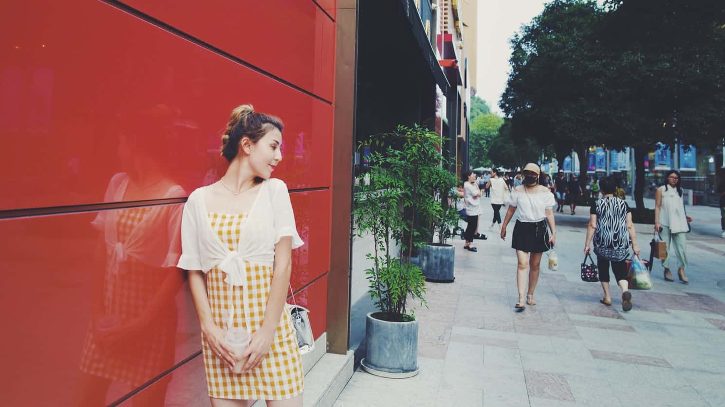 photo-1566180784726-44cbaa513640