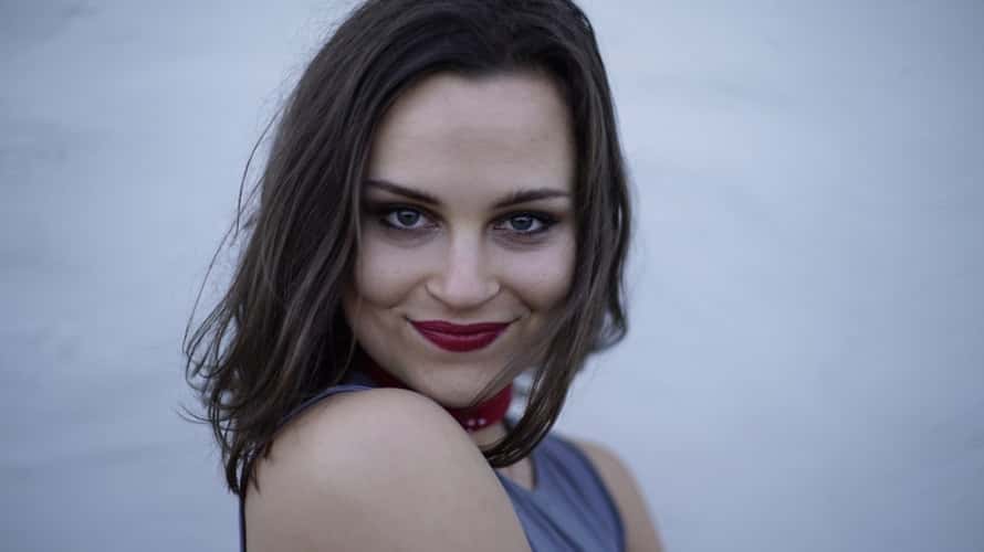 photo-1573582677725-863b570e3c00