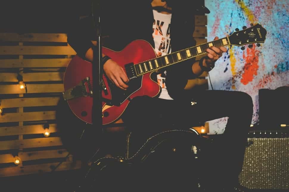sound-show-guitar-music-band-wallpaper-preview
