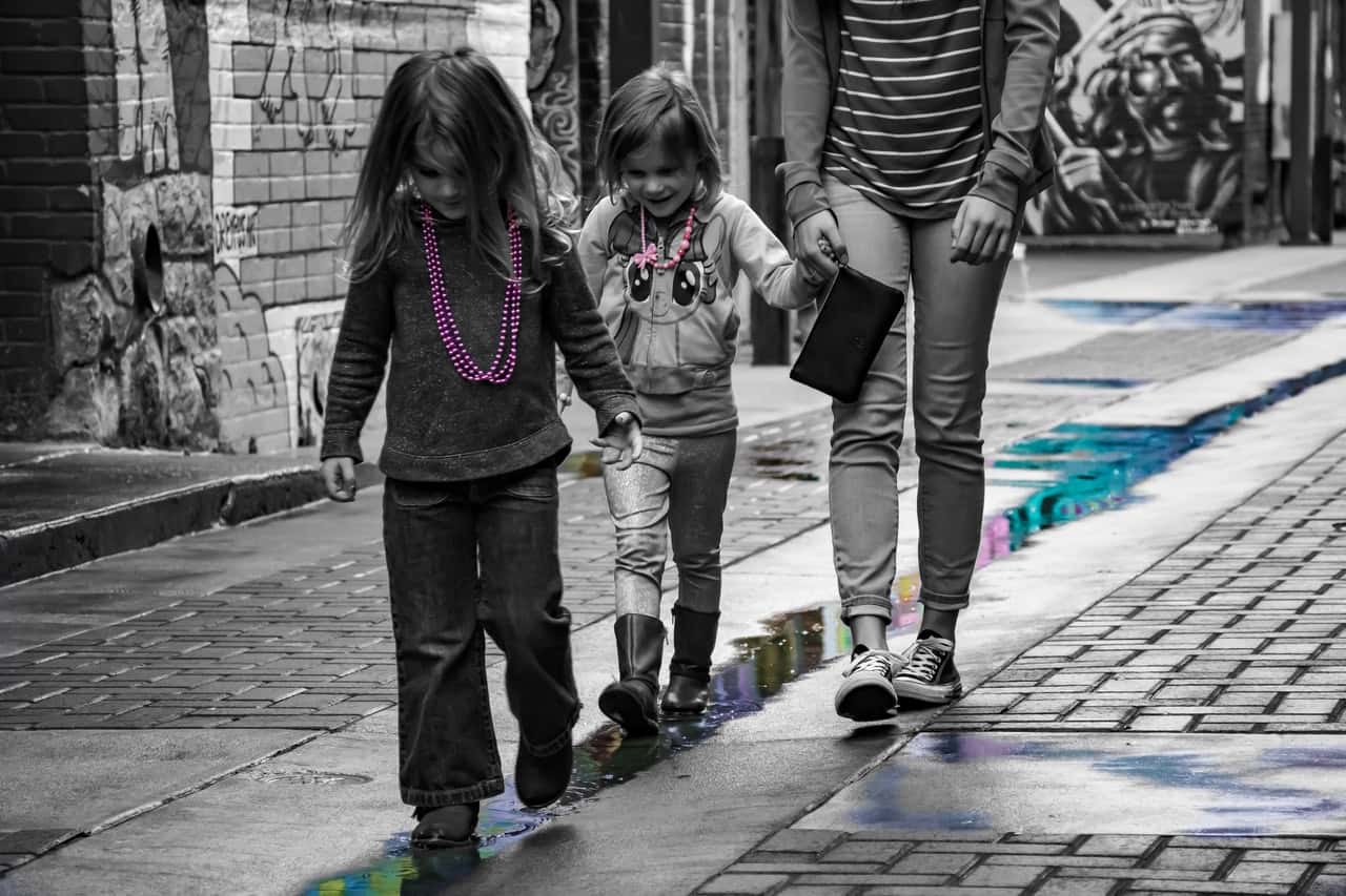 walking-in-the-rain-1551949