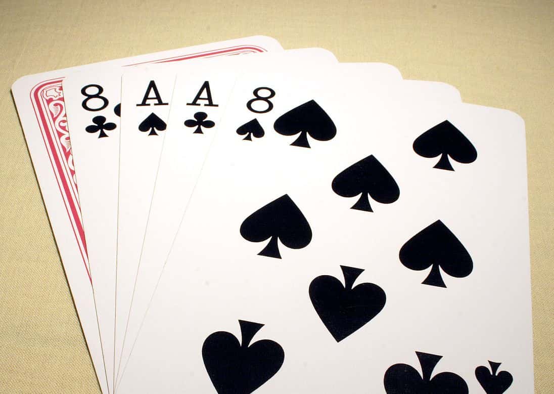 1096px-Dead_man's_hand