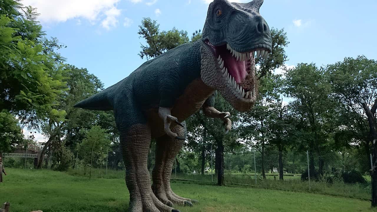 1280px-Dinosaurs_dangerous