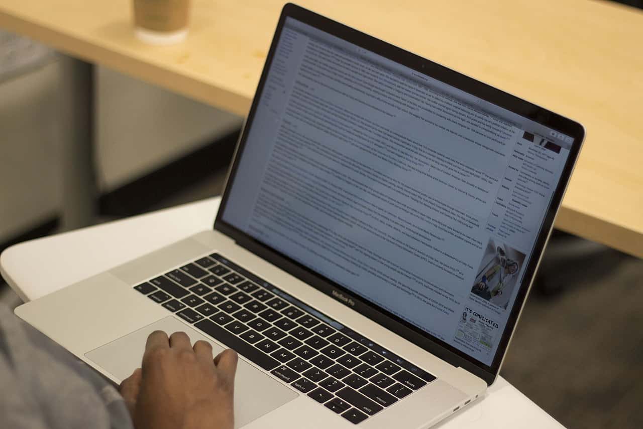 1280px-Wiki_Education_at_USF_April_2018_74