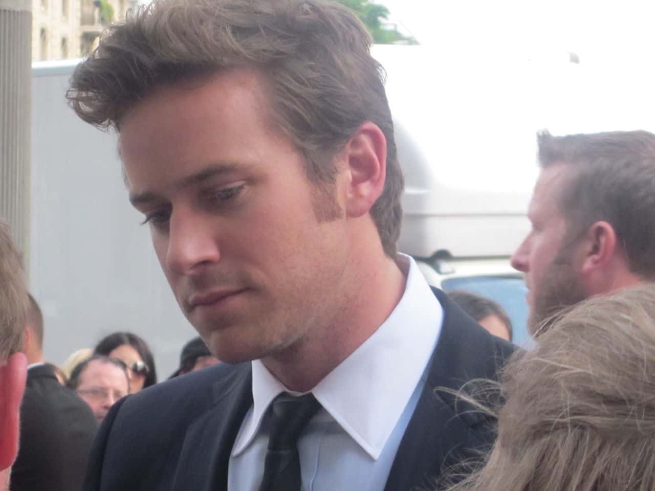 Armie_Hammer_à_l'avant-première_de_The_Lone_Ranger_à_Paris_le_24_juillet_2013.jpeg