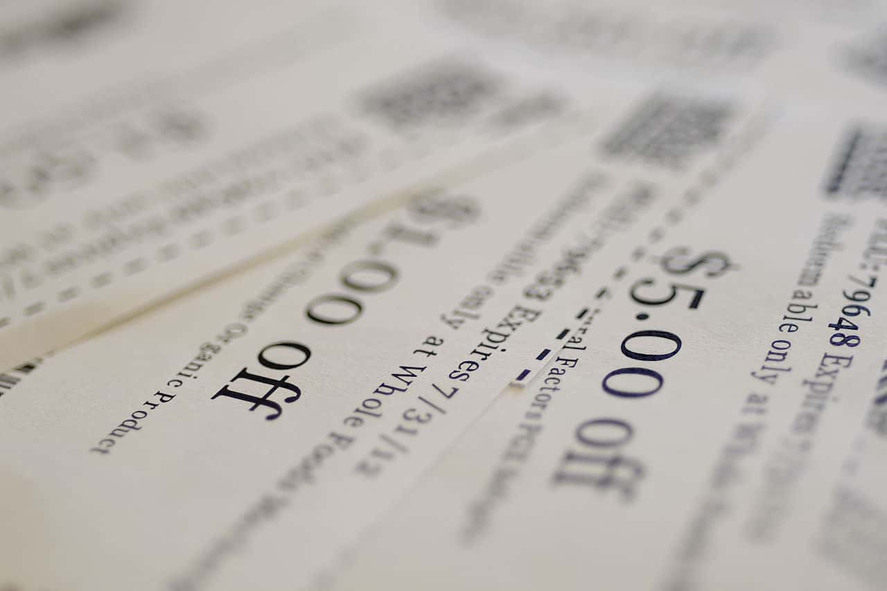 Coupon_class_teaches_soldiers,_families_how_to_save_120606-F-AV193-001