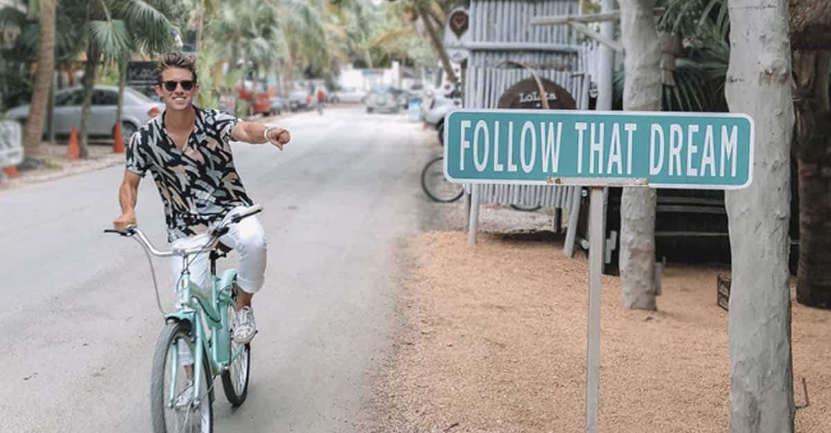 Here's How You Can Work Abroad With No Experience