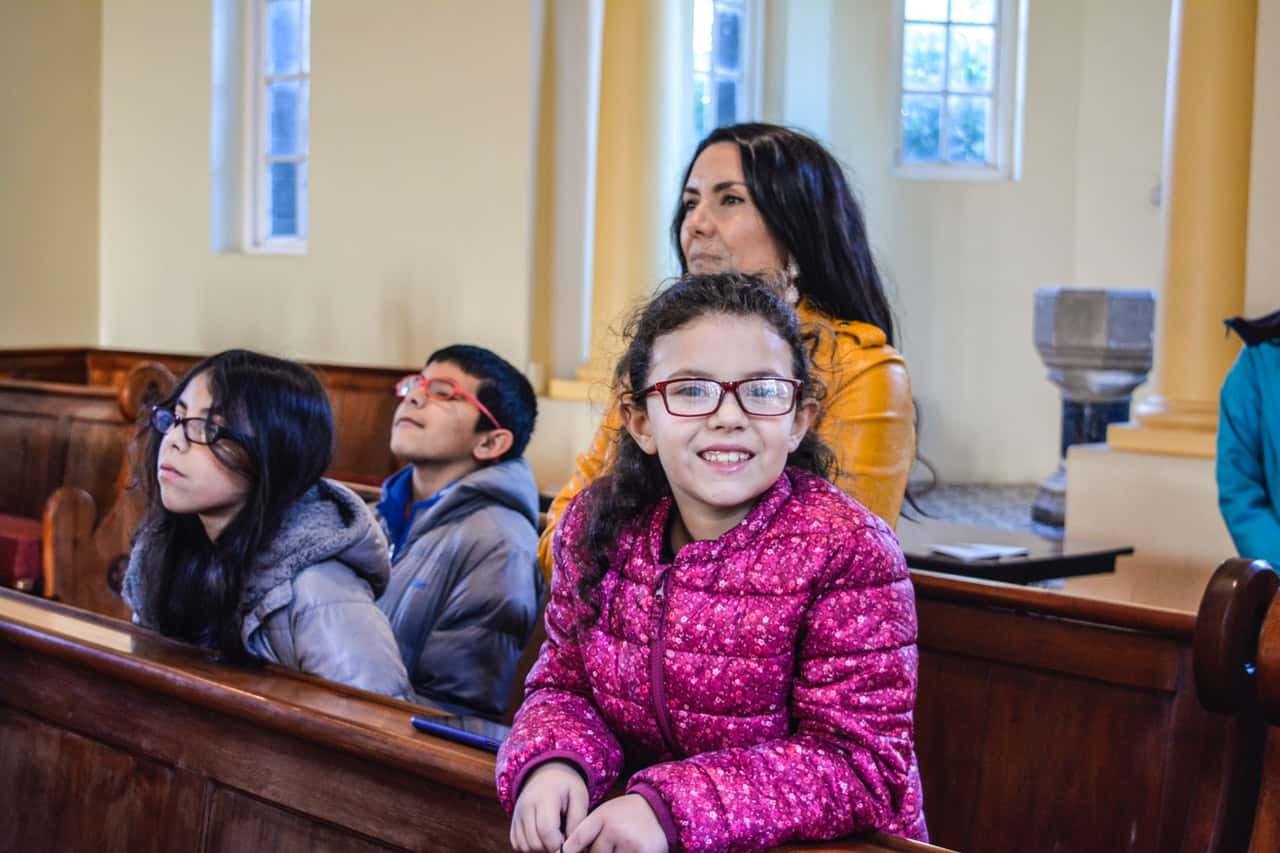 church-family-girl-639175