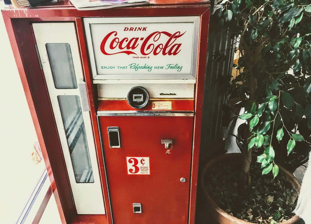 coca-cola-machine-mobilechallenge-vending-machine-vintage-1499141-pxhere.com