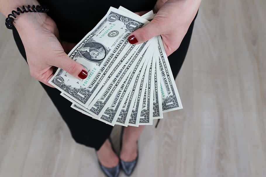 dollar-bills-money-wealth-finance-currency