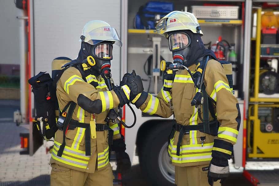 fire-fighter-respirators-carrier-fire-firefighters-compressed-air-respirator-held