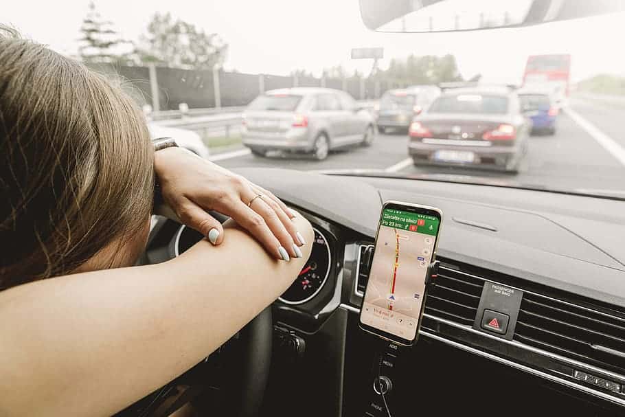 girl-car-traffic-jam-android-angry