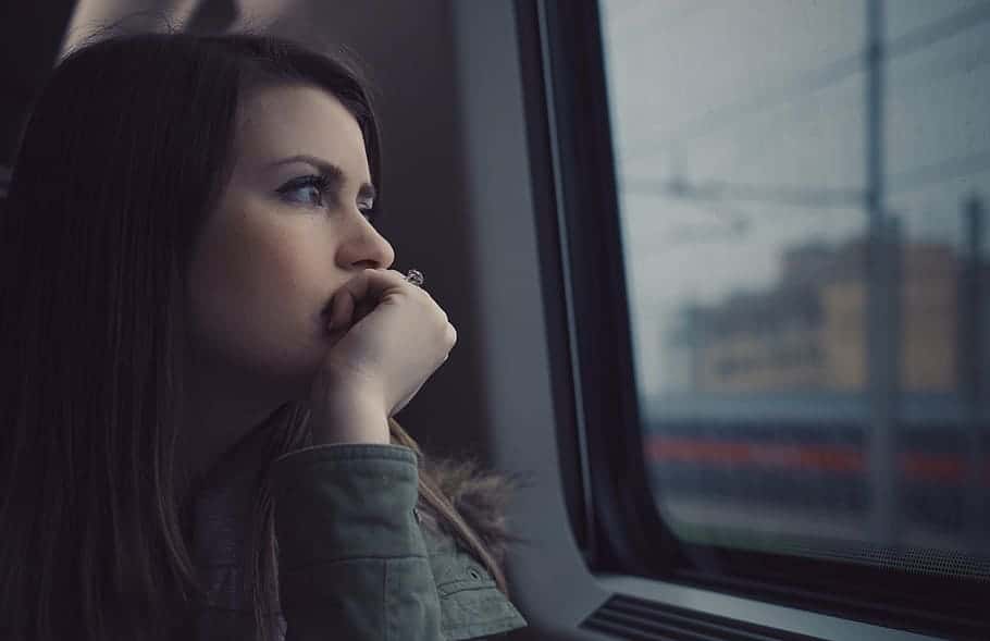 people-girl-travel-alone