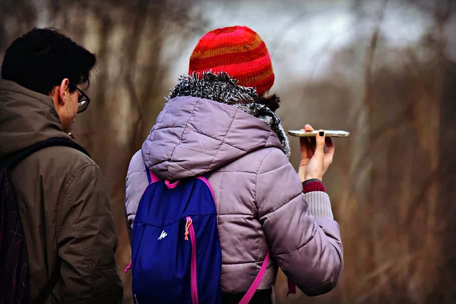 people-man-woman-smart-phone