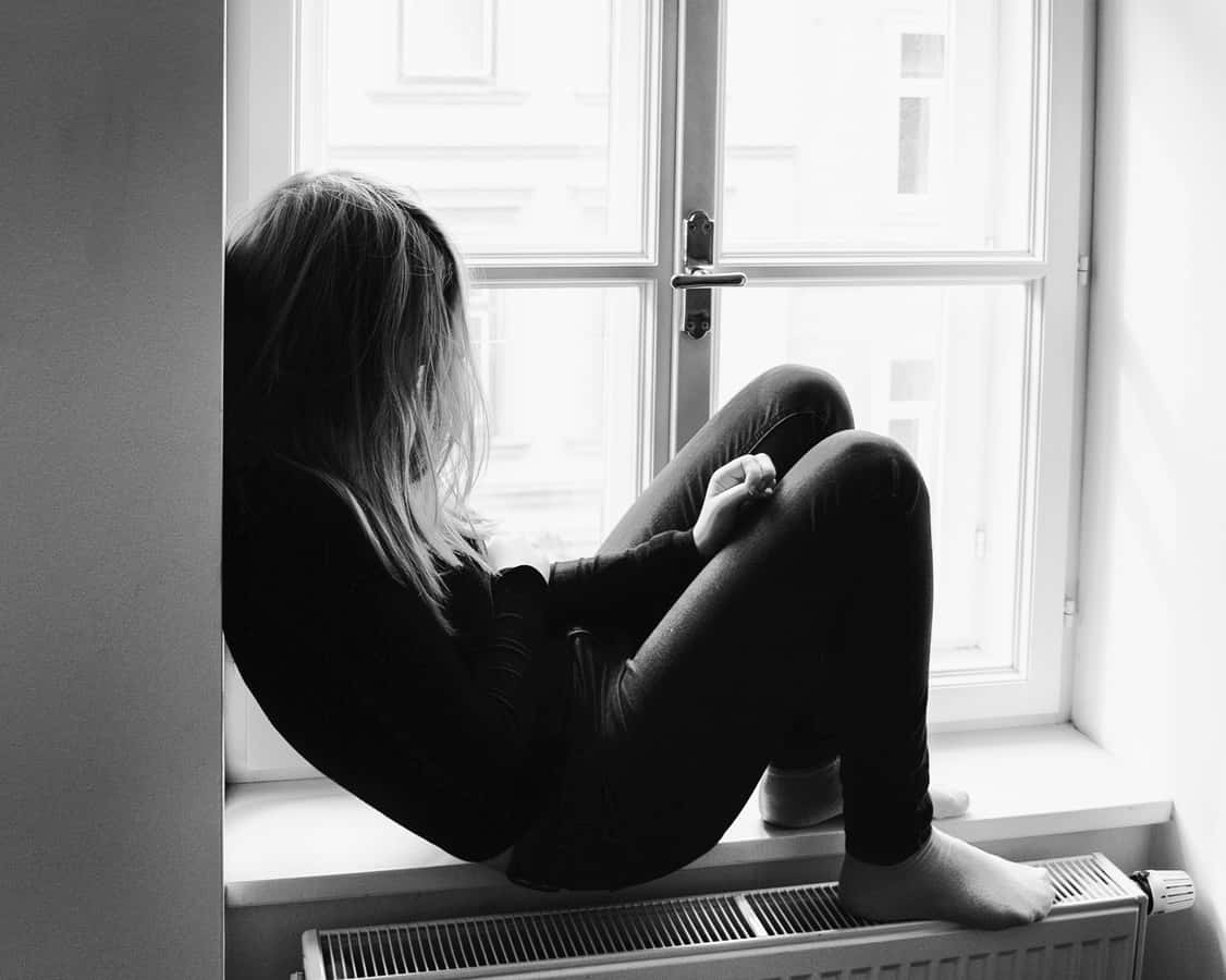person-black-and-white-girl-white-photography-alone-1274362-pxhere.com