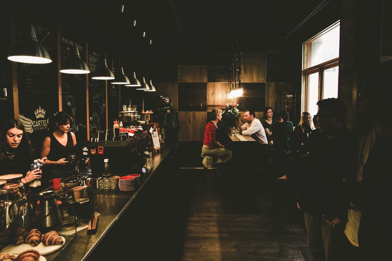 photo-1513491714241-33805f8ff175