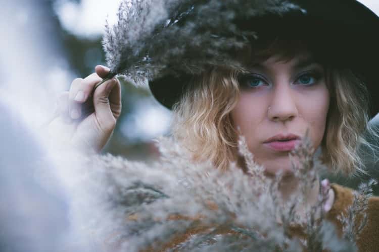 photo-1541173085276-761fca22de65