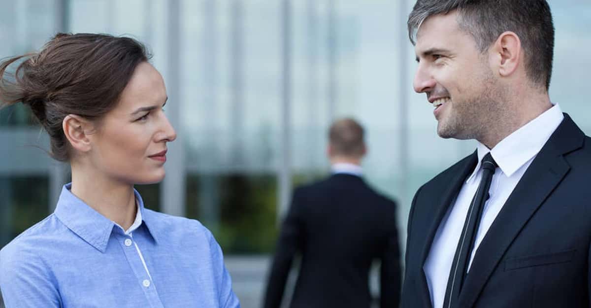 People Share The Red Flags To Watch For When Meeting New People