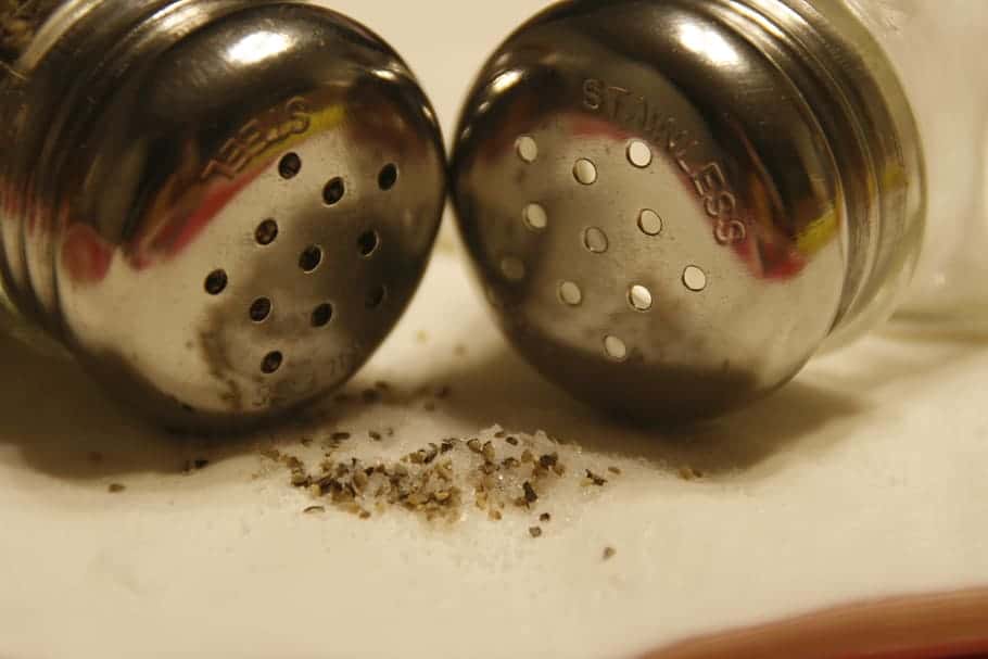 salt-and-pepper-shakers-salt-pepper