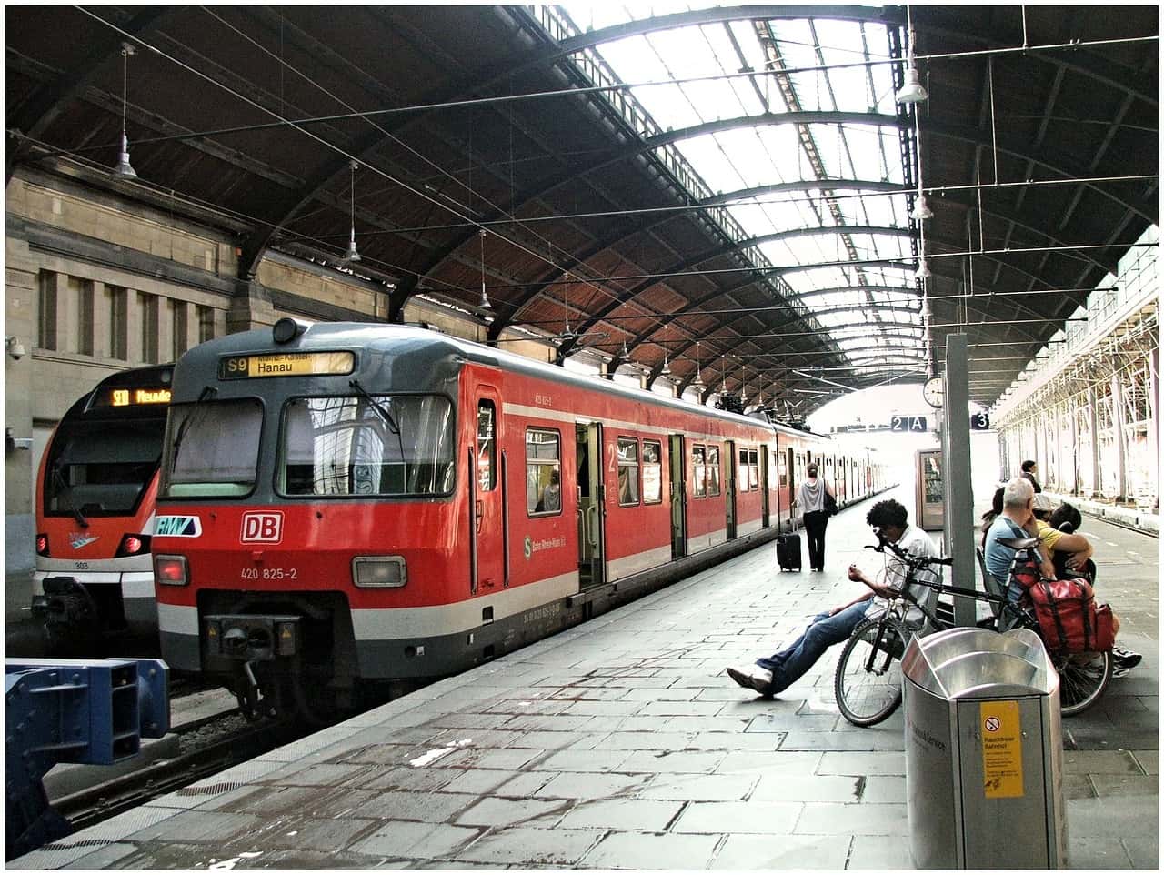 train-268788_1280