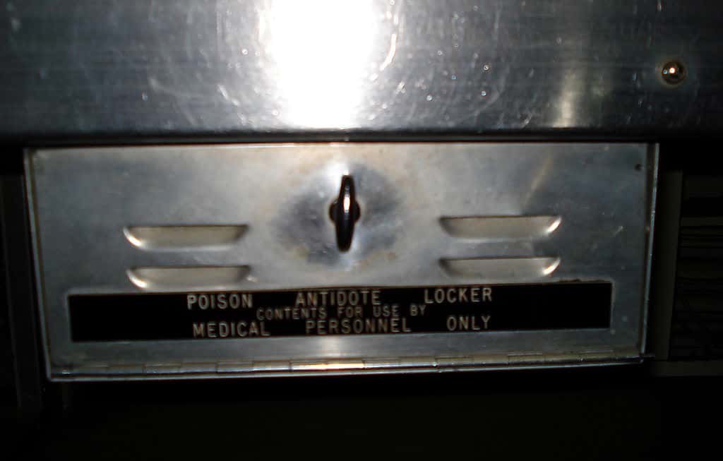 1024px-2008-08-30_13-06-34_(USS_Albacore)