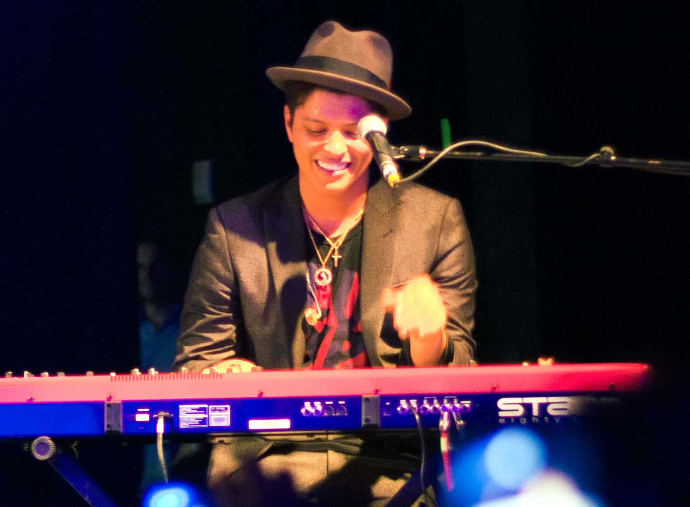 Bruno_Mars_keyboard