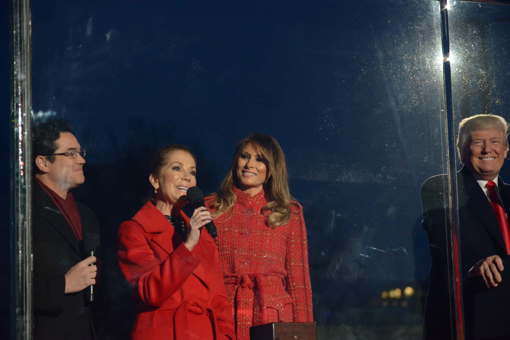 Dean_Cain,_Kathie_Lee_Gifford_with_POTUS_and_FLOTUS_Trump