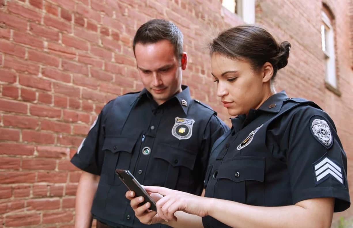 People Share The Time They Witnessed A "Calling All Units" Moment